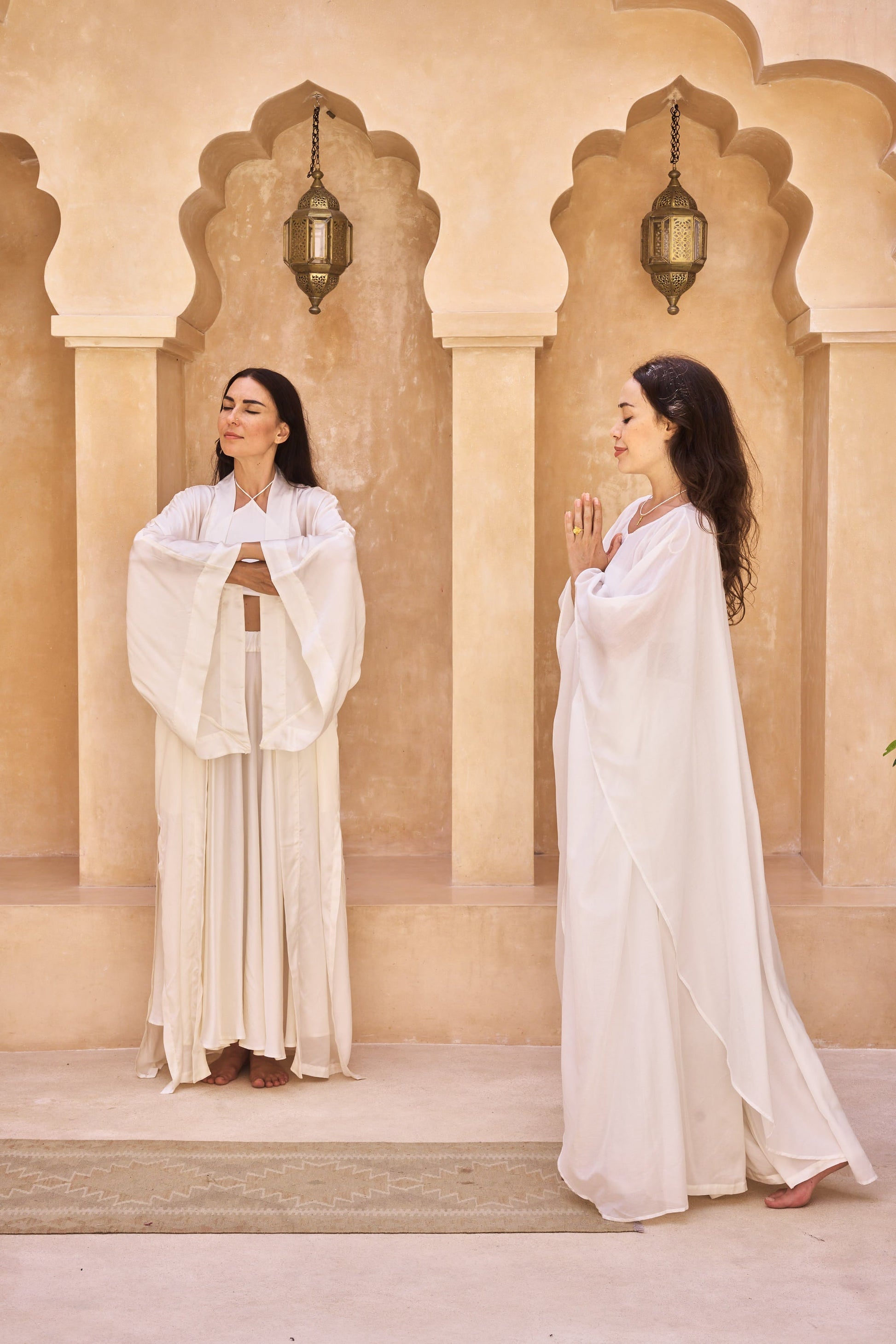 Aset Kimono - Plant Silk - Lotus White Tiyara LLC