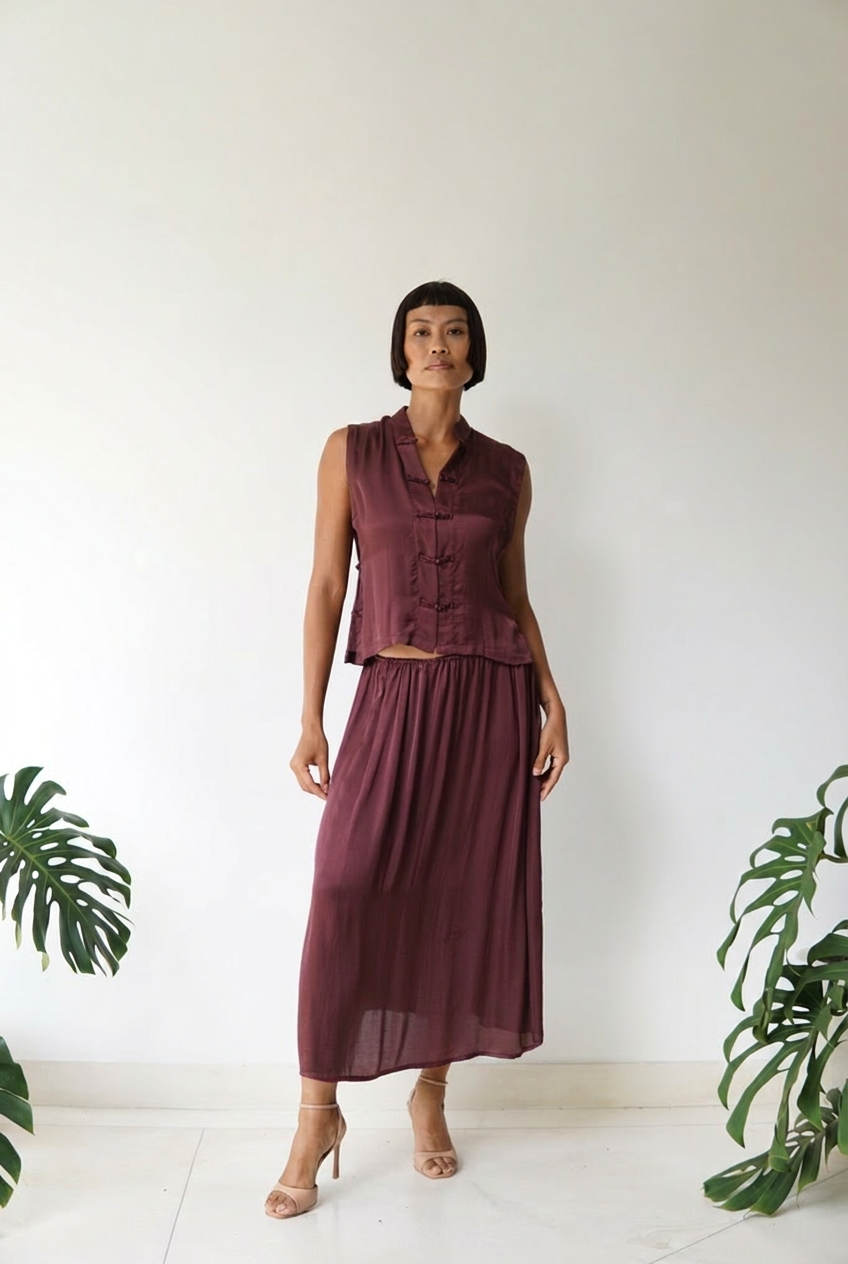Lin Skirt Autumn Plum, Lyocell silk, studio