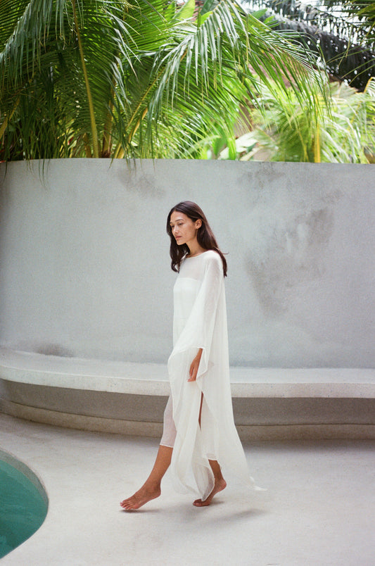 Yun Poncho - Silk - White Lotus