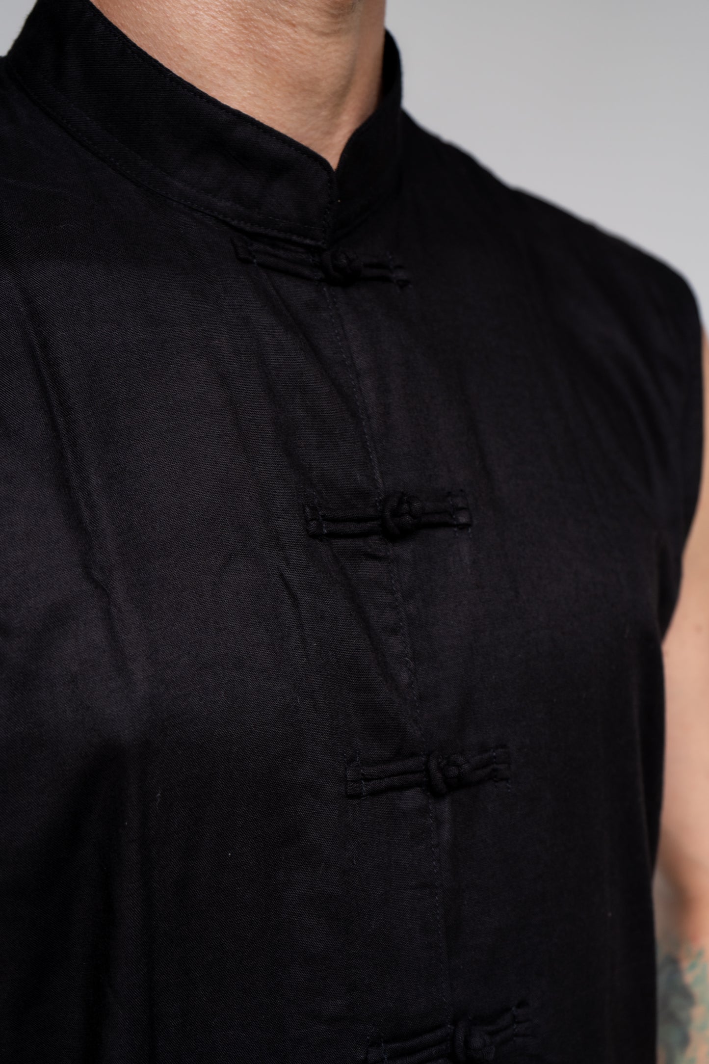 Jing Vest – Premium Rayon – Black Jade