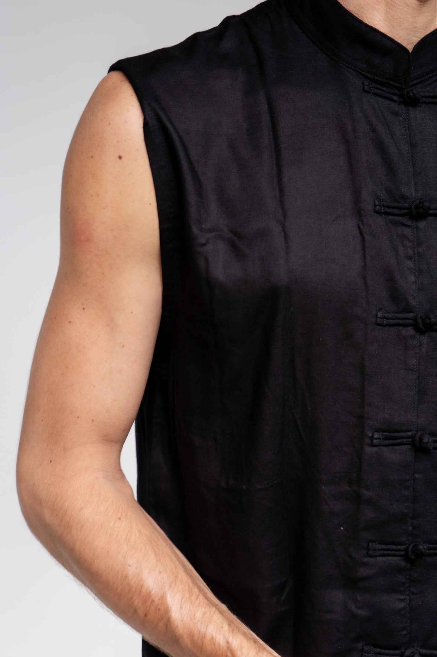 Jing Vest – Premium Rayon – Black Jade
