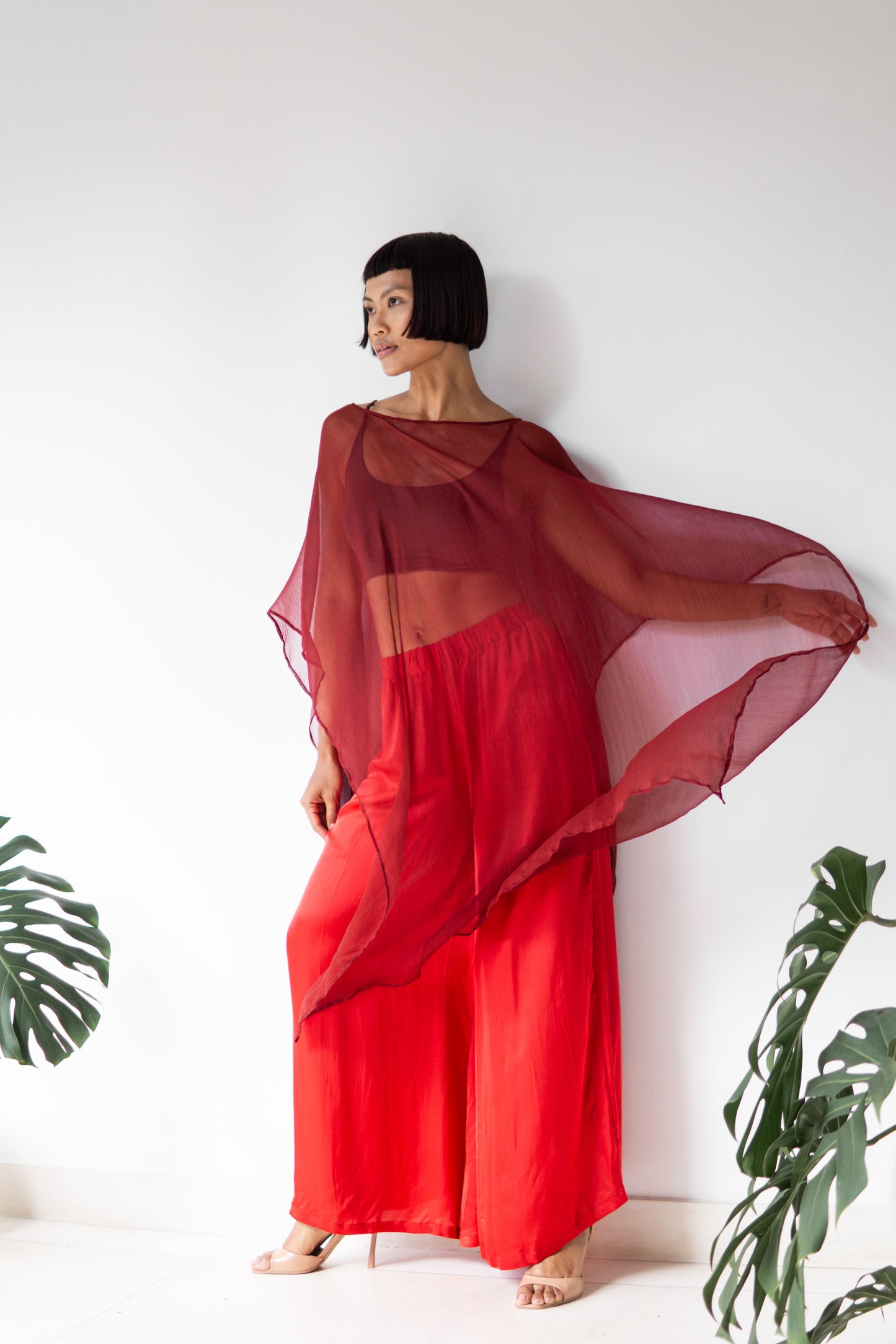 Yun Poncho – Silk Crinkle – Sacred Maroon