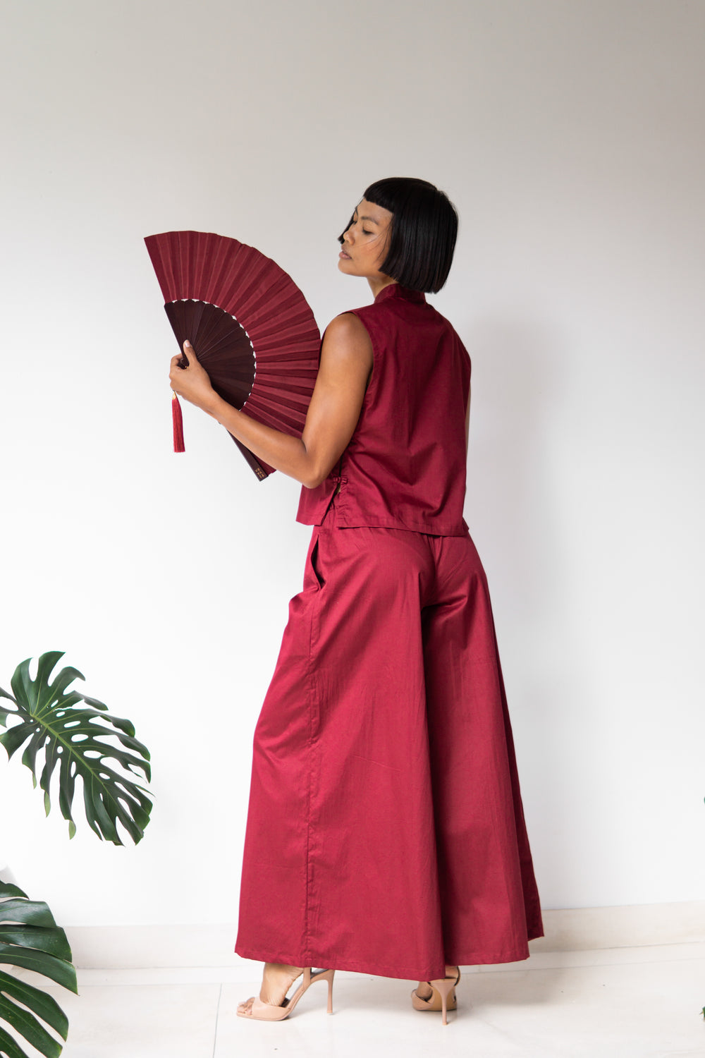 Lin Vest, Cotton, Sacred Maroon, view 5